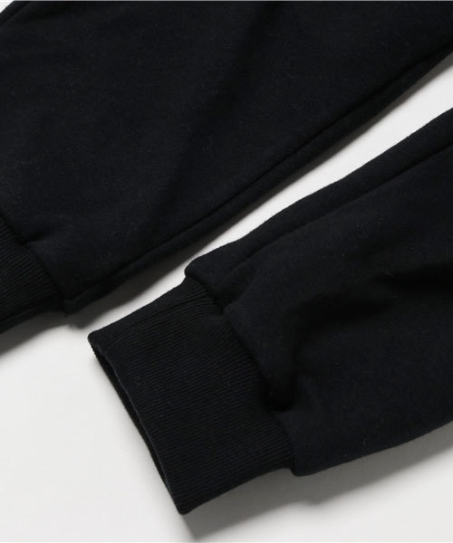 CHUBBYGANG（チャビーギャング）の「キャニオン裏毛サロペット（サロペット/オーバーオール・キッズ・ブラック/ライトグレー・110/100/120/130/150/140/160）」の8枚目の写真