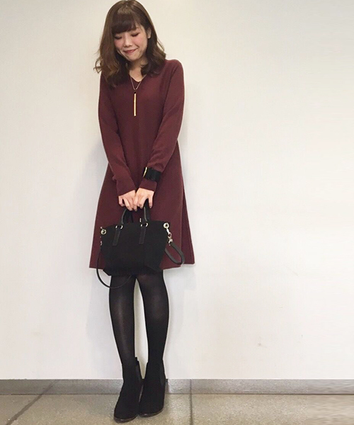 STUDIOUS（ステュディオス）の「【WEB限定】STUDIOUS AラインVネックニットワンピース（ワンピース・レディース・ベージュ/バーガンディー/ブラック・FREE）」の8枚目の写真