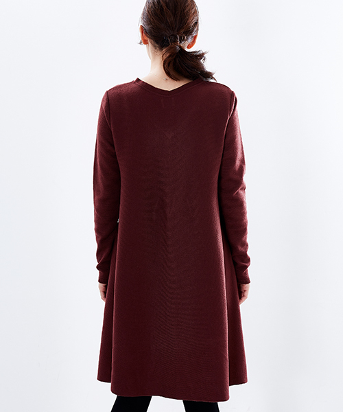 STUDIOUS（ステュディオス）の「【WEB限定】STUDIOUS AラインVネックニットワンピース（ワンピース・レディース・ベージュ/バーガンディー/ブラック・FREE）」の11枚目の写真