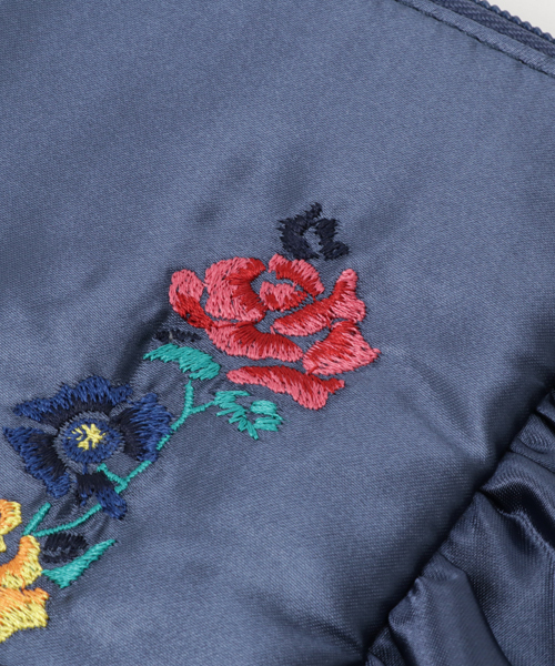 ASZAKKA（アザッカ）の「乙女フリル♪刺繍クラッチ【バッグ】（クラッチバッグ・レディース・ネイビー/ピンク・FREE）」の6枚目の写真