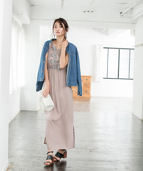 fifth（フィフス）の「タッセルチャーム鍵編みクラッチバッグ（クラッチバッグ・レディース・ホワイト/ブラック/ベージュ・FREE）」の5枚目の写真