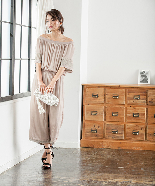 fifth（フィフス）の「タッセルチャーム鍵編みクラッチバッグ（クラッチバッグ・レディース・ホワイト/ブラック/ベージュ・FREE）」の6枚目の写真