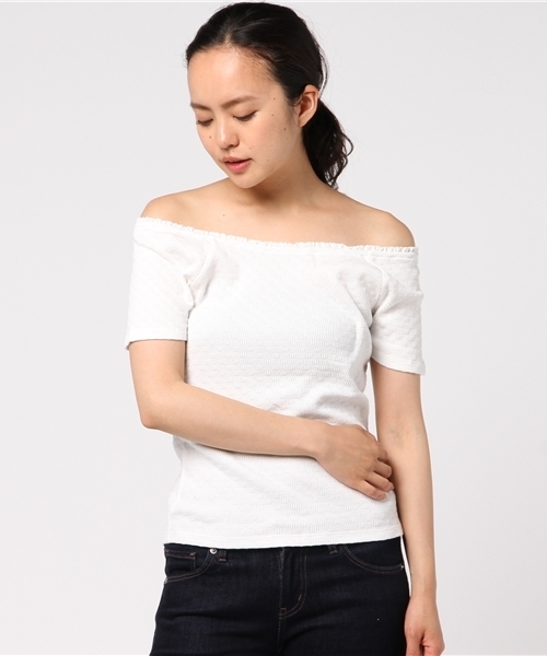 SLY（スライ）の「BOTTLE GOURD オフショルフリル TOPS（Tシャツ/カットソー・レディース・ホワイト/ブラック/ピンク系その他・1/2）」の11枚目の写真