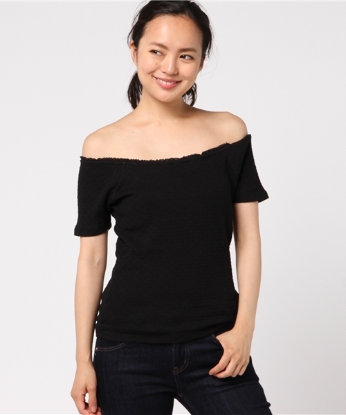 SLY（スライ）の「BOTTLE GOURD オフショルフリル TOPS（Tシャツ/カットソー・レディース・ホワイト/ブラック/ピンク系その他・1/2）」の12枚目の写真