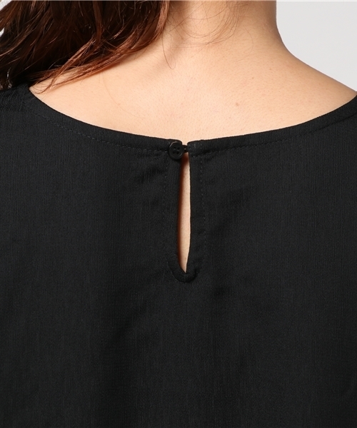 LBC（エルビーシー）の「タッセルベルト付きスリットワンピース        （ワンピース・レディース・マスタード/ブラック/ブルー・LARGE/MEDIUM）」の8枚目の写真