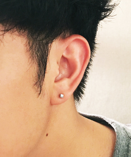 Vaya Con Dios（ヴァヤコンディオス）の「【VayaConDios/ヴァヤコンディオス】ステンレス製miniキュービックスクエアピアス[片耳用]（ピアス（片耳用）・メンズ・ブラック/シルバー/ゴールド/ピンクゴールド・FREE）」の14枚目の写真