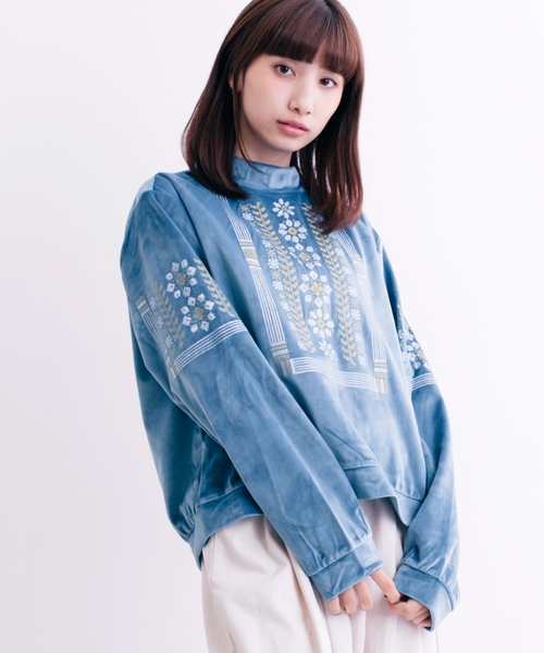 MERLOT（メルロー）の「しんでんのおにわししゅうベロア調ブラウス7254（シャツ/ブラウス・レディース・ライトブルー/ブラック/アイボリー・FREE）」の3枚目の写真