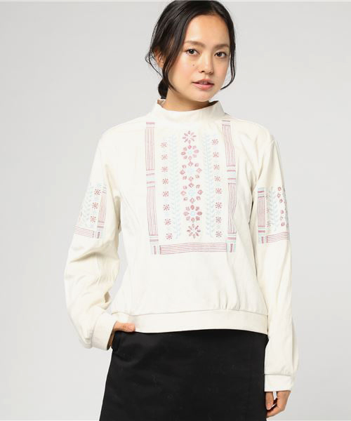 MERLOT（メルロー）の「しんでんのおにわししゅうベロア調ブラウス7254（シャツ/ブラウス・レディース・ライトブルー/ブラック/アイボリー・FREE）」の7枚目の写真