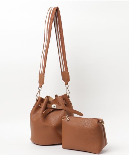 PLAIN CLOTHING（プレーンクロージング）の「フェイクレザー巾着バッグ【PLAIN CLOTHING】（ショルダーバッグ・レディース・モカ/ブラック/ボルドー/キャメル・FREE）」の18枚目の写真