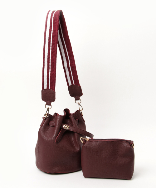 PLAIN CLOTHING（プレーンクロージング）の「フェイクレザー巾着バッグ【PLAIN CLOTHING】（ショルダーバッグ・レディース・モカ/ブラック/ボルドー/キャメル・FREE）」の19枚目の写真