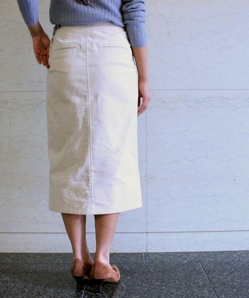 le.coeur blanc（ルクールブラン）の「コーデュロイウエストボタンタイトスカート（スカート・レディース・カーキ/アイボリー/ピンクベージュ・38/36）」の8枚目の写真