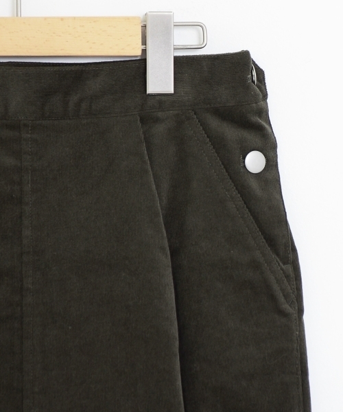 le.coeur blanc（ルクールブラン）の「コーデュロイウエストボタンタイトスカート（スカート・レディース・カーキ/アイボリー/ピンクベージュ・38/36）」の12枚目の写真