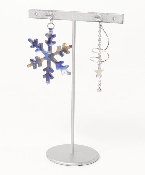 チャイハネ（チャイハネ）の「【チャイハネ】雪の結晶アシンメトリーピアス（ピアス（両耳用）・レディース・ホワイト/ライトブルー/ブラウン/ブルー・FREE）」の5枚目の写真