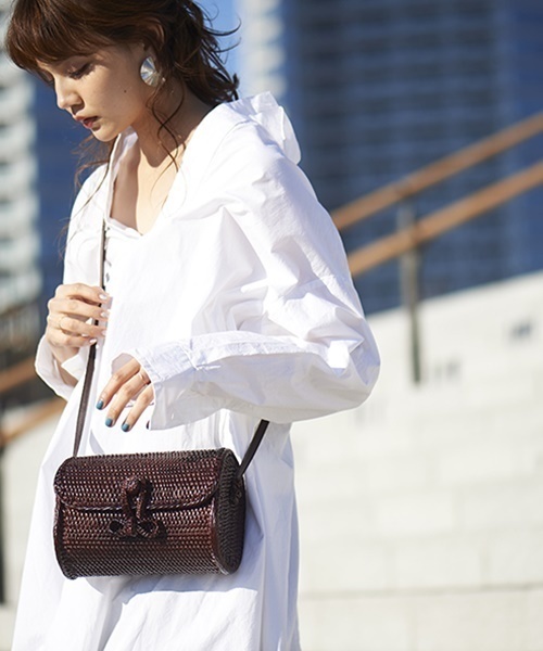 Casselini（キャセリーニ）の「Casselini(キャセリーニ)ラタンバッグ（ショルダーバッグ・レディース・ダークブラウン/ナチュラル・FREE）」の3枚目の写真