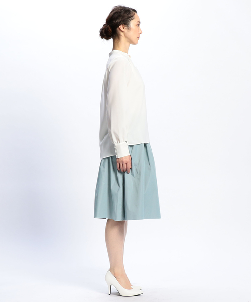 NARACAMICIE(ナラカミーチェ)の「ソフトジョーゼットマオカラーVネック長袖ブラウス(シャツ/ブラウス・レディース・ホワイト/イエロー・MEDIUM)」の8枚目の写真