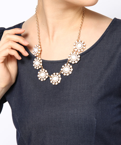 Another Edition(アナザーエディション)の「ECODECO FLW BJ NL(ネックレス・レディース・ホワイト/ライトピンク・フリー)」の3枚目の写真