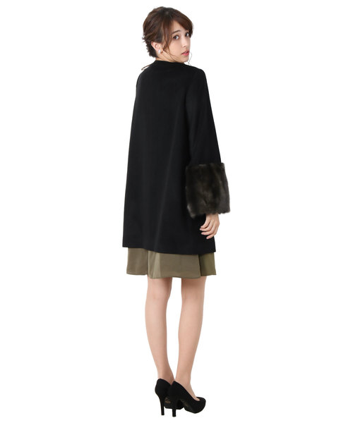 sankyo shokai(サンキョウショウカイ)の「カシミヤロリス袖ノーカラーコート(ノーカラーコート・レディース・ブラック/ベージュ・11号/9号)」の5枚目の写真