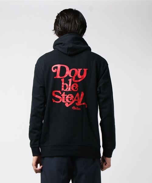 DOUBLE STEAL(ダブルスティール)の「Delivery Font スウェットパーカー(パーカー・メンズ・ホワイト×レッド/ブラック×ホワイト/ブラック×レッド/レッド/杢グレー・MEDIUM/X-LARGE/LARGE)」の3枚目の写真