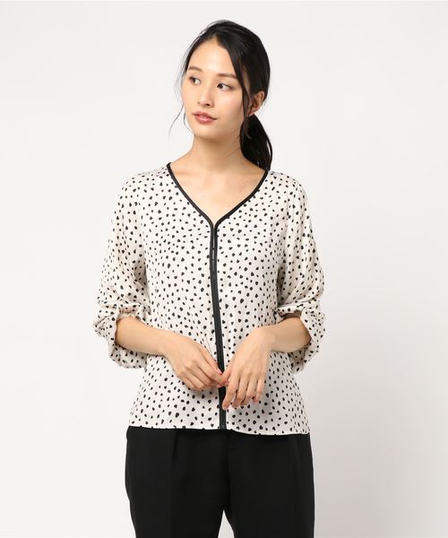 La TOTALITE(ラトータリテ)の「レオパードパイピング Vネックブラウス【手洗い可能】◆(シャツ/ブラウス・レディース・オートミール・FREE)」の13枚目の写真