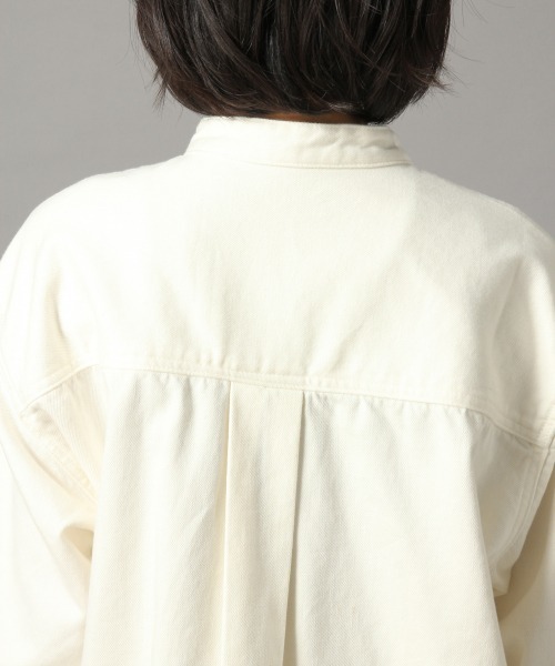 LOWRYS FARM（ローリーズファーム）の「デニムＢＩＧシャツ　868293（シャツ/ブラウス・レディース・オフホワイト/ブルー・FREE）」の11枚目の写真