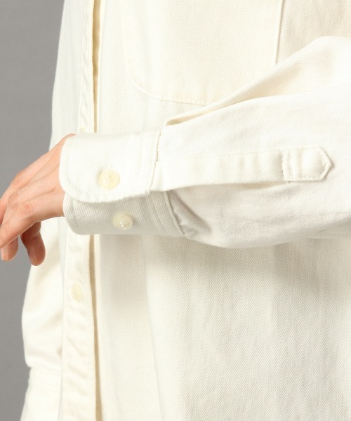 LOWRYS FARM（ローリーズファーム）の「デニムＢＩＧシャツ　868293（シャツ/ブラウス・レディース・オフホワイト/ブルー・FREE）」の8枚目の写真