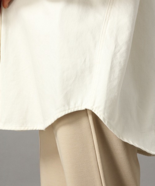 LOWRYS FARM（ローリーズファーム）の「デニムＢＩＧシャツ　868293（シャツ/ブラウス・レディース・オフホワイト/ブルー・FREE）」の5枚目の写真