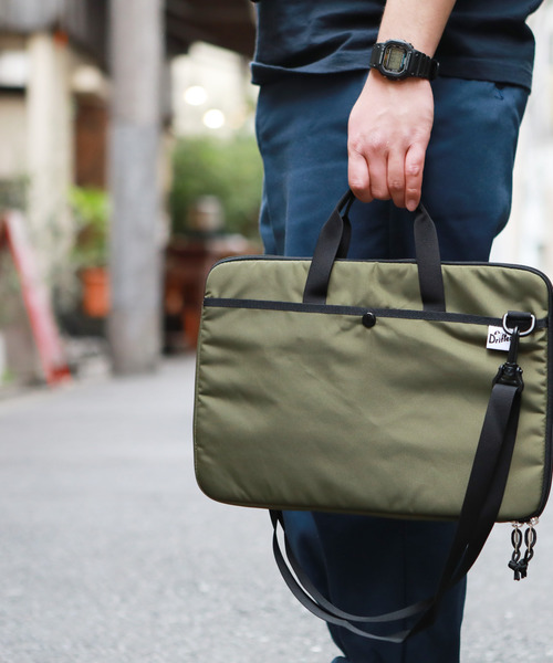 Drifter（ドリフター）の「LAP TOP CARRIER／ラップトップキャリア（ビジネスバッグ・メンズ・ブラック/カーキオリーブ/パイソン/レオパード/ブラック系/ネイビー/オリーブ/グリーン系カモフラージュ・FREE）」の4枚目の写真