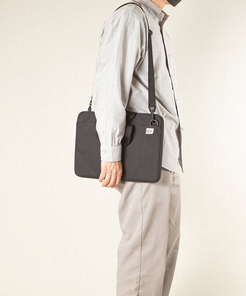 Drifter（ドリフター）の「LAP TOP CARRIER／ラップトップキャリア（ビジネスバッグ・メンズ・ブラック/カーキオリーブ/パイソン/レオパード/ブラック系/ネイビー/オリーブ/グリーン系カモフラージュ・FREE）」の18枚目の写真