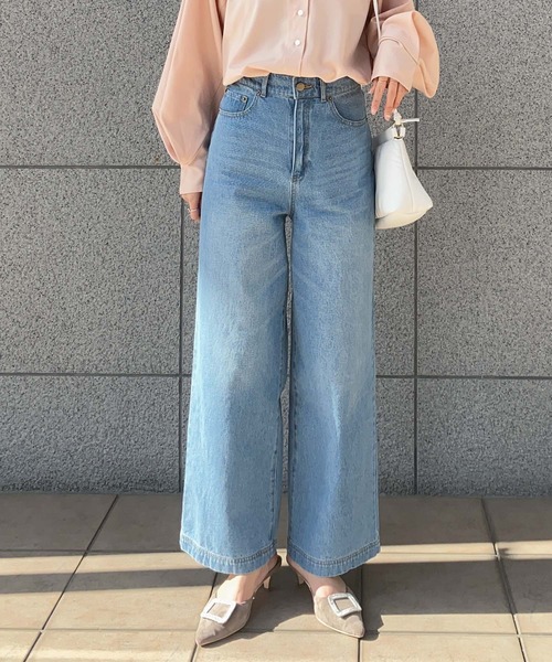 KOBE LETTUCE（コウベレタス）の「ロングワイドストレートデニムパンツ（デニムパンツ・レディース・ライトブルー/ベージュ・S/M）」の2枚目の写真