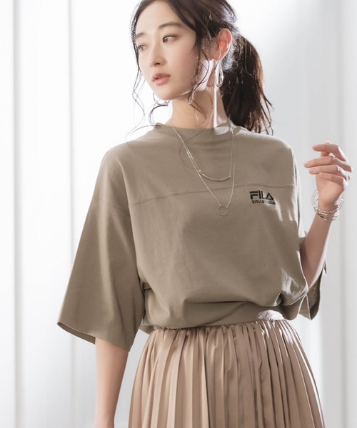 FILA（フィラ）の「FILA/フィラ フロント＆バックロゴ ビッグシルエットフットボール半袖Tシャツ（Tシャツ/カットソー・レディース・ホワイト/ブラック/ベージュ/ネイビー/チャコール・FREE）」の4枚目の写真
