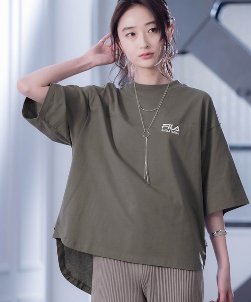 FILA（フィラ）の「FILA/フィラ フロント＆バックロゴ ビッグシルエットフットボール半袖Tシャツ（Tシャツ/カットソー・レディース・ホワイト/ブラック/ベージュ/ネイビー/チャコール・FREE）」の3枚目の写真