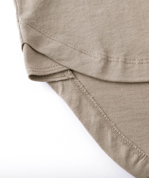 FILA（フィラ）の「FILA/フィラ フロント＆バックロゴ ビッグシルエットフットボール半袖Tシャツ（Tシャツ/カットソー・レディース・ホワイト/ブラック/ベージュ/ネイビー/チャコール・FREE）」の18枚目の写真