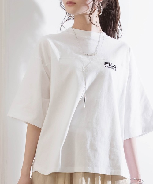FILA（フィラ）の「FILA/フィラ フロント＆バックロゴ ビッグシルエットフットボール半袖Tシャツ（Tシャツ/カットソー・レディース・ホワイト/ブラック/ベージュ/ネイビー/チャコール・FREE）」の16枚目の写真