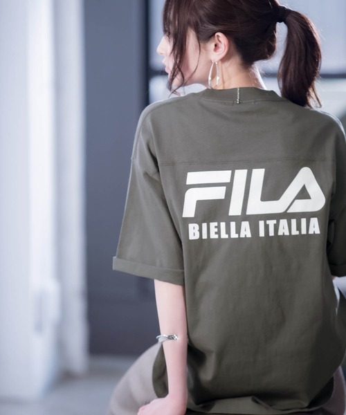 FILA（フィラ）の「FILA/フィラ フロント＆バックロゴ ビッグシルエットフットボール半袖Tシャツ（Tシャツ/カットソー・レディース・ホワイト/ブラック/ベージュ/ネイビー/チャコール・FREE）」の9枚目の写真