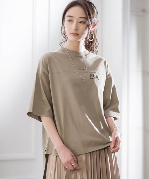 FILA（フィラ）の「FILA/フィラ フロント＆バックロゴ ビッグシルエットフットボール半袖Tシャツ（Tシャツ/カットソー・レディース・ホワイト/ブラック/ベージュ/ネイビー/チャコール・FREE）」の7枚目の写真