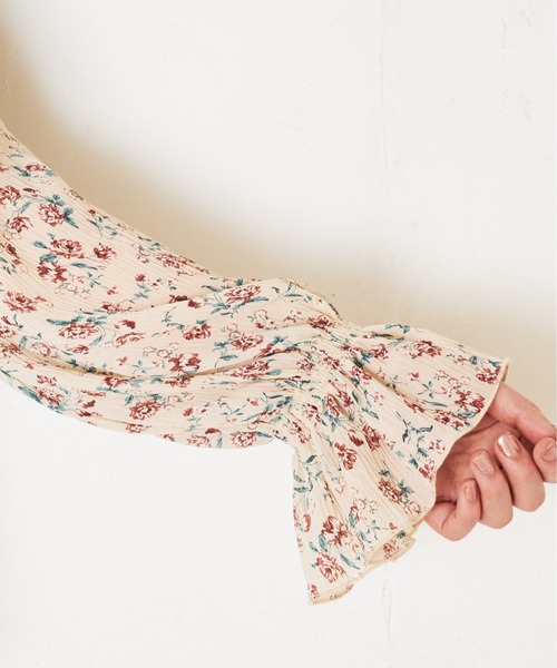 natural couture(ナチュラルクチュール)の「ランダムプリーツシフォンブラウス(シャツ/ブラウス・レディース・ライトグレー/オフホワイト/ピンク/その他1/その他2・FREE)」の9枚目の写真