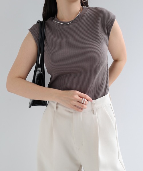 andme(アンドミー)の「テレコリブクルーネックフレンチスリーブTシャツ(Tシャツ/カットソー・レディース・ブラック/ベージュ/オフホワイト/カーキ/ピンクベージュ/グレー系その他/チャコールグレー/ブラウン系その他/イエロー/ネイビー・M/L)」の20枚目の写真