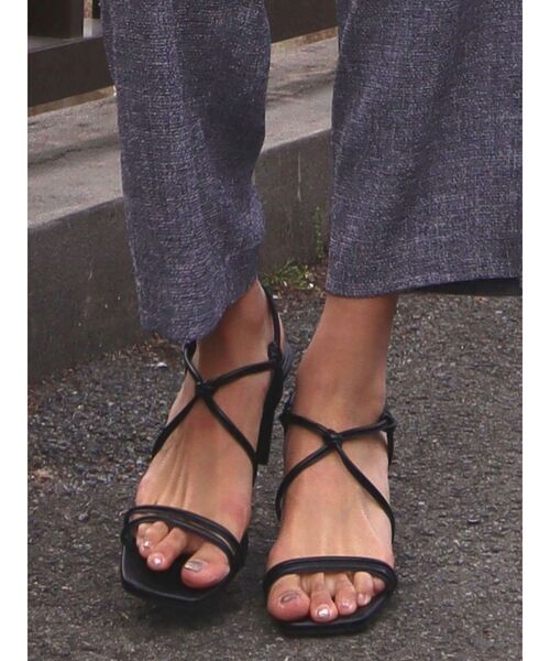 EMODA（エモダ）の「NARROWストラップサンダル（サンダル・レディース・ブラック/カーキ・SMALL/MEDIUM/LARGE）」の2枚目の写真