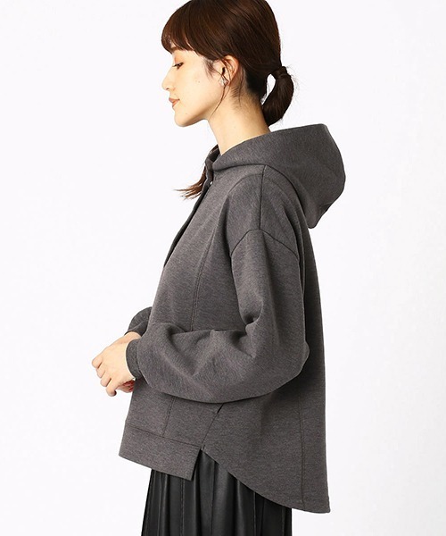 COMME CA ISM（コムサイズム）の「〈イージーケア〉 ダンボールニット サイドスリット パーカー（パーカー・レディース・ホワイト/ブラック/チャコール・MEDIUM/LARGE）」の7枚目の写真