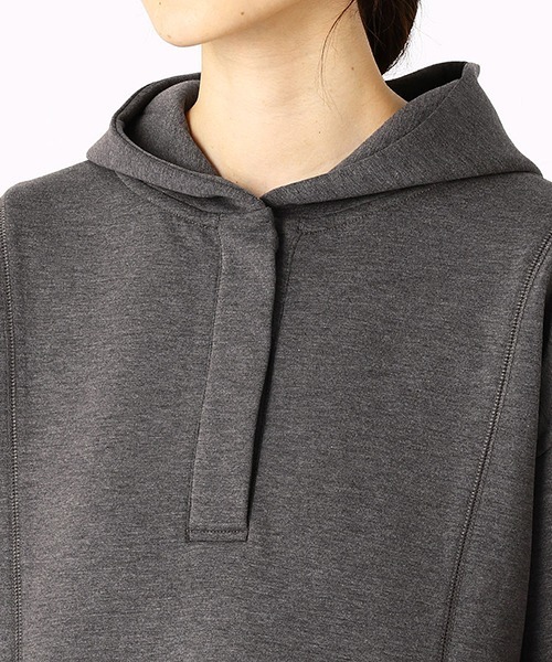 COMME CA ISM（コムサイズム）の「〈イージーケア〉 ダンボールニット サイドスリット パーカー（パーカー・レディース・ホワイト/ブラック/チャコール・MEDIUM/LARGE）」の9枚目の写真