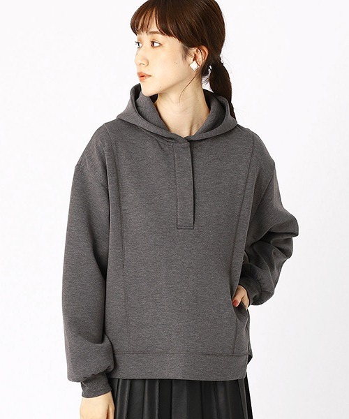 COMME CA ISM（コムサイズム）の「〈イージーケア〉 ダンボールニット サイドスリット パーカー（パーカー・レディース・ホワイト/ブラック/チャコール・MEDIUM/LARGE）」の13枚目の写真