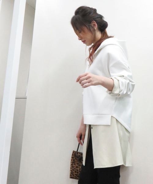 COMME CA ISM（コムサイズム）の「〈イージーケア〉 ダンボールニット サイドスリット パーカー（パーカー・レディース・ホワイト/ブラック/チャコール・MEDIUM/LARGE）」の20枚目の写真