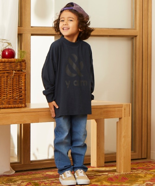 ＆yam（アンドヤム）の「BIG ロゴロンT（Tシャツ/カットソー・キッズ・ブルー/ピンク/オフホワイト/ブラウン/ベージュ/チャコールグレー・150/160/100/110/120/130/140）」の3枚目の写真