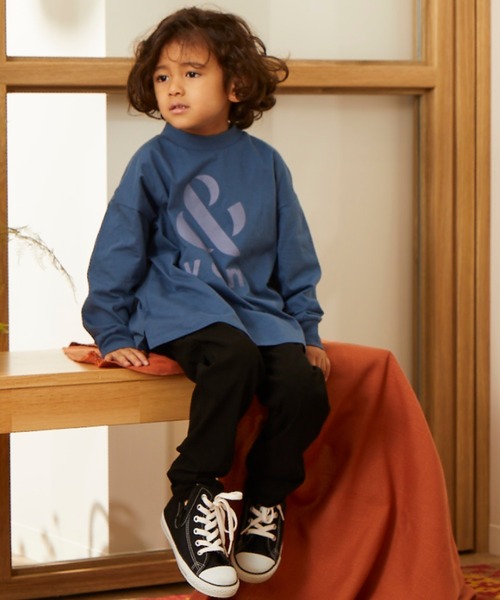 ＆yam（アンドヤム）の「BIG ロゴロンT（Tシャツ/カットソー・キッズ・ブルー/ピンク/オフホワイト/ブラウン/ベージュ/チャコールグレー・150/160/100/110/120/130/140）」の6枚目の写真