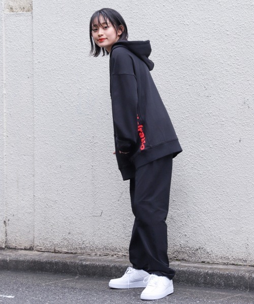 PAGEBOY（ページボーイ）の「【PAGEBOYLIM】サイドロゴフーディー（パーカー・レディース・ホワイト/ブラック/グレー・MEDIUM/X-LARGE）」の4枚目の写真