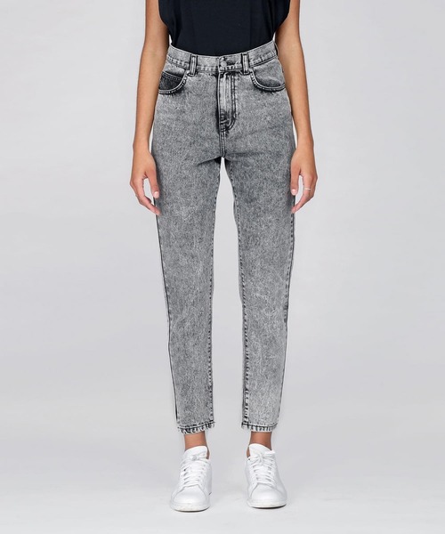 DR.DENIM（ドクターデニム）の「Nora（その他パンツ・レディース・その他/ホワイト系その他/ブラック系その他/グレー系その他/グリーン系その他/ブルー系その他/ピンク系その他/ブルー系その他5・24/26/28/29/25/27/30）」の4枚目の写真