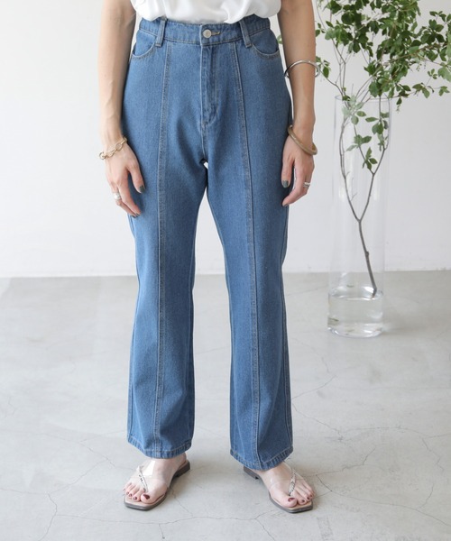 frames RAY CASSIN(フレームスレイカズン)の「【WEB限定】センターステッチフレアーパンツ(デニムパンツ・レディース・インディゴブルー/オフホワイト・FREE)」の22枚目の写真