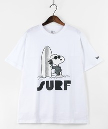 NEW ERA（ニューエラ）の「【NEW　ERA/ニューエラ】PEANUTS スヌーピー コラボ サーフプリント 半袖Tシャツ/ ホワイト（Tシャツ/カットソー・メンズ）」