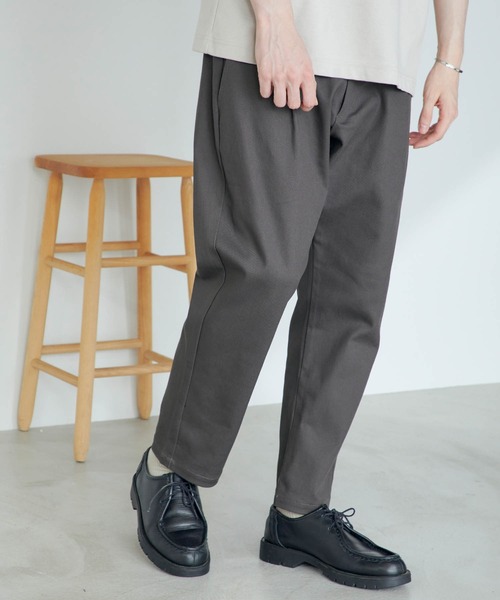 MONO-MART(モノマート)の「カツラギストレッチ ルーズアンクルテーパードタックチノパンツ(チノパンツ・メンズ・ダークブラウン/ブラウン系その他/ベージュ/ネイビー/チャコール/ブルー系その他/ブラック・L/M/S)」の4枚目の写真