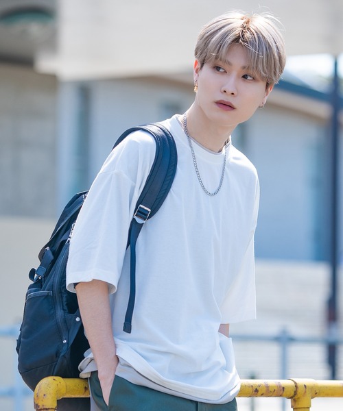 SILVER BULLET(シルバーバレット)の「『vicci/ヴィッチ』フェイクレイヤードクルーネック半袖ビッグTシャツ(Tシャツ/カットソー・メンズ・ホワイト/オリーブ/ブラック/ブラウン/チャコール/ブルー/グレー系その他・L/XL/M)」の2枚目の写真